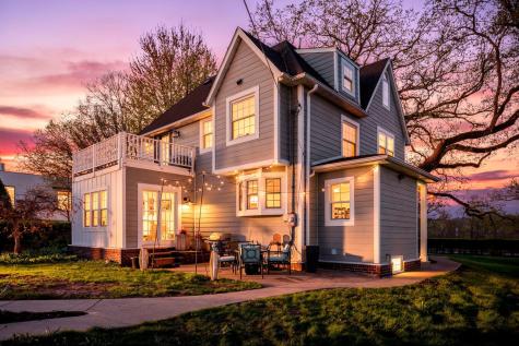 1633 E River Parkway Minneapolis MN 55414