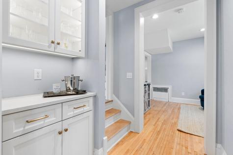 1633 E River Parkway Minneapolis MN 55414