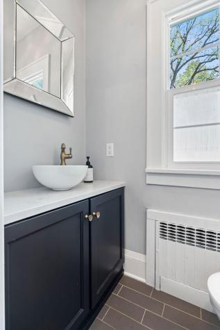 1633 E River Parkway Minneapolis MN 55414