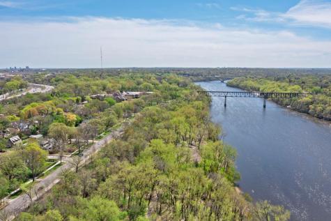 1633 E River Parkway Minneapolis MN 55414