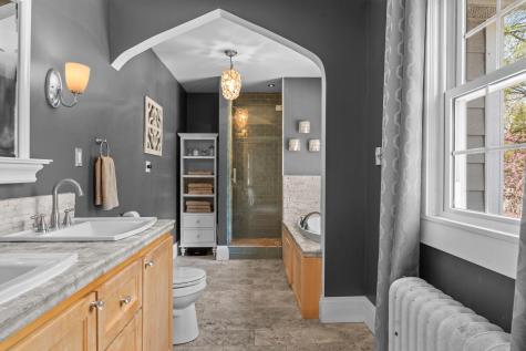 1633 E River Parkway Minneapolis MN 55414