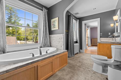 1633 E River Parkway Minneapolis MN 55414