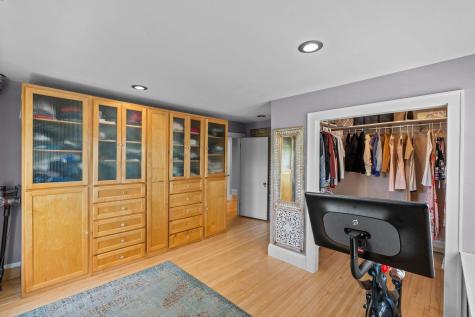 1633 E River Parkway Minneapolis MN 55414