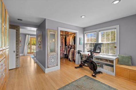 1633 E River Parkway Minneapolis MN 55414