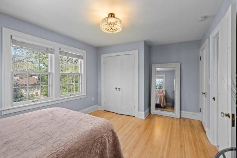 1633 E River Parkway Minneapolis MN 55414