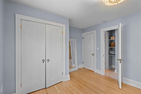 1633 E River Parkway Minneapolis MN 55414