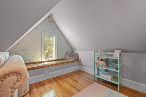 1633 E River Parkway Minneapolis MN 55414