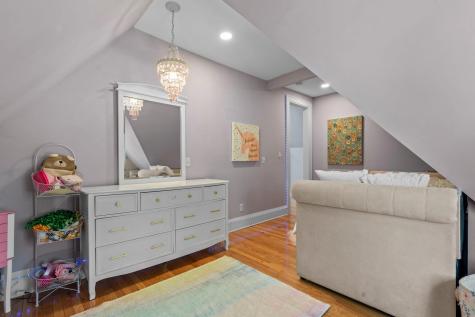1633 E River Parkway Minneapolis MN 55414