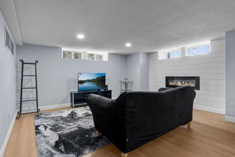 1633 E River Parkway Minneapolis MN 55414