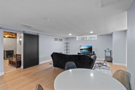 1633 E River Parkway Minneapolis MN 55414