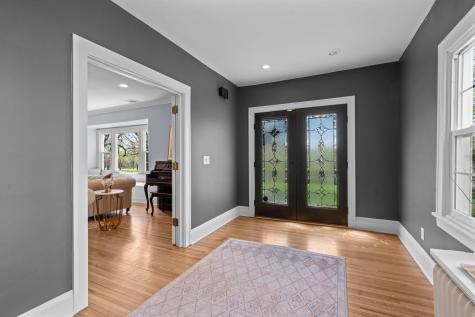 1633 E River Parkway Minneapolis MN 55414