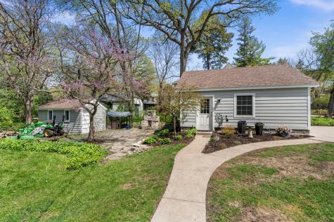 1633 E River Parkway Minneapolis MN 55414