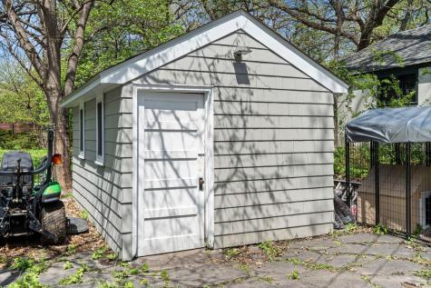 1633 E River Parkway Minneapolis MN 55414