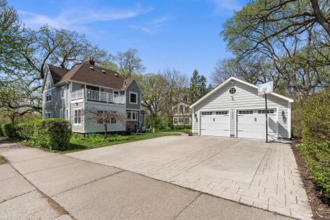 1633 E River Parkway Minneapolis MN 55414
