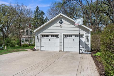 1633 E River Parkway Minneapolis MN 55414