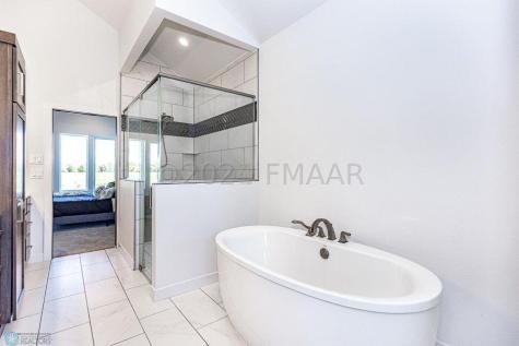 5756 31st Street S Fargo ND 58104