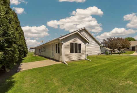 612 15 1/2 Avenue NW Kasson MN 55944