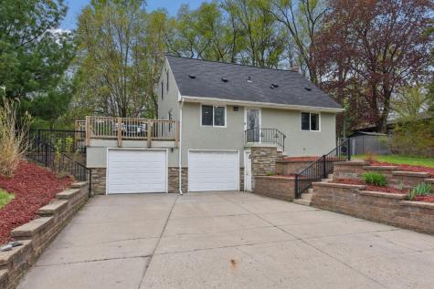 1405 Mahtomedi Avenue Mahtomedi MN 55115
