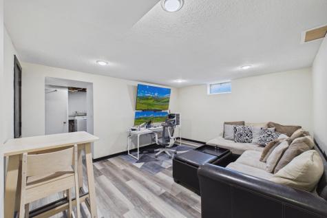 1405 Mahtomedi Avenue Mahtomedi MN 55115