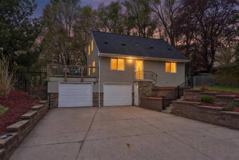 1405 Mahtomedi Avenue Mahtomedi MN 55115