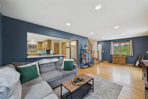 1405 Mahtomedi Avenue Mahtomedi MN 55115