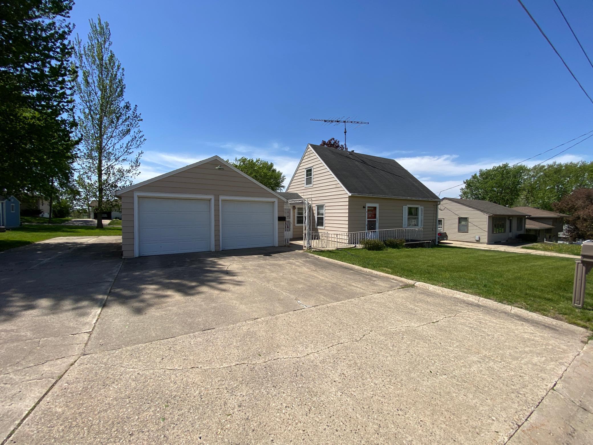 2021 Tower Road Albert Lea MN 56007