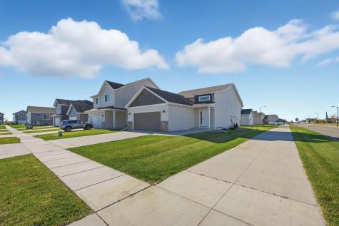 7301 Aquiline Drive S Fargo ND 58104
