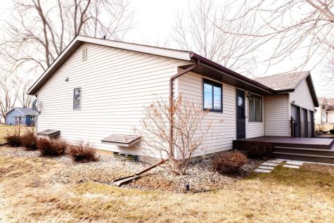 1208 Bridgeport Lane NW Alexandria MN 56308