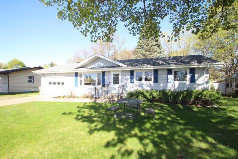 848 Dellwood Street S Cambridge MN 55008