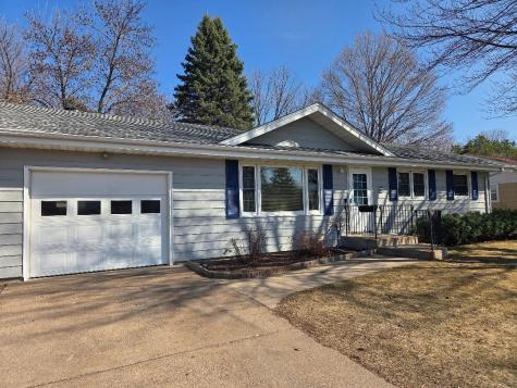 848 Dellwood Street S Cambridge MN 55008