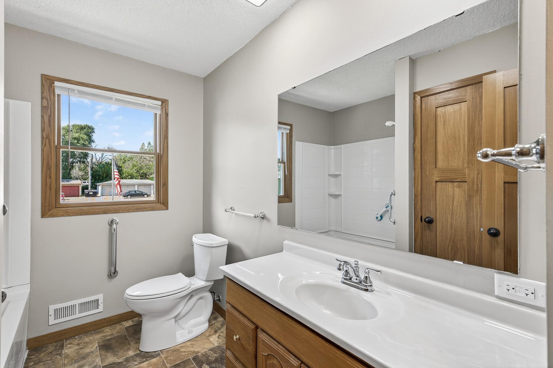 1224 8th Lane Anoka MN 55303