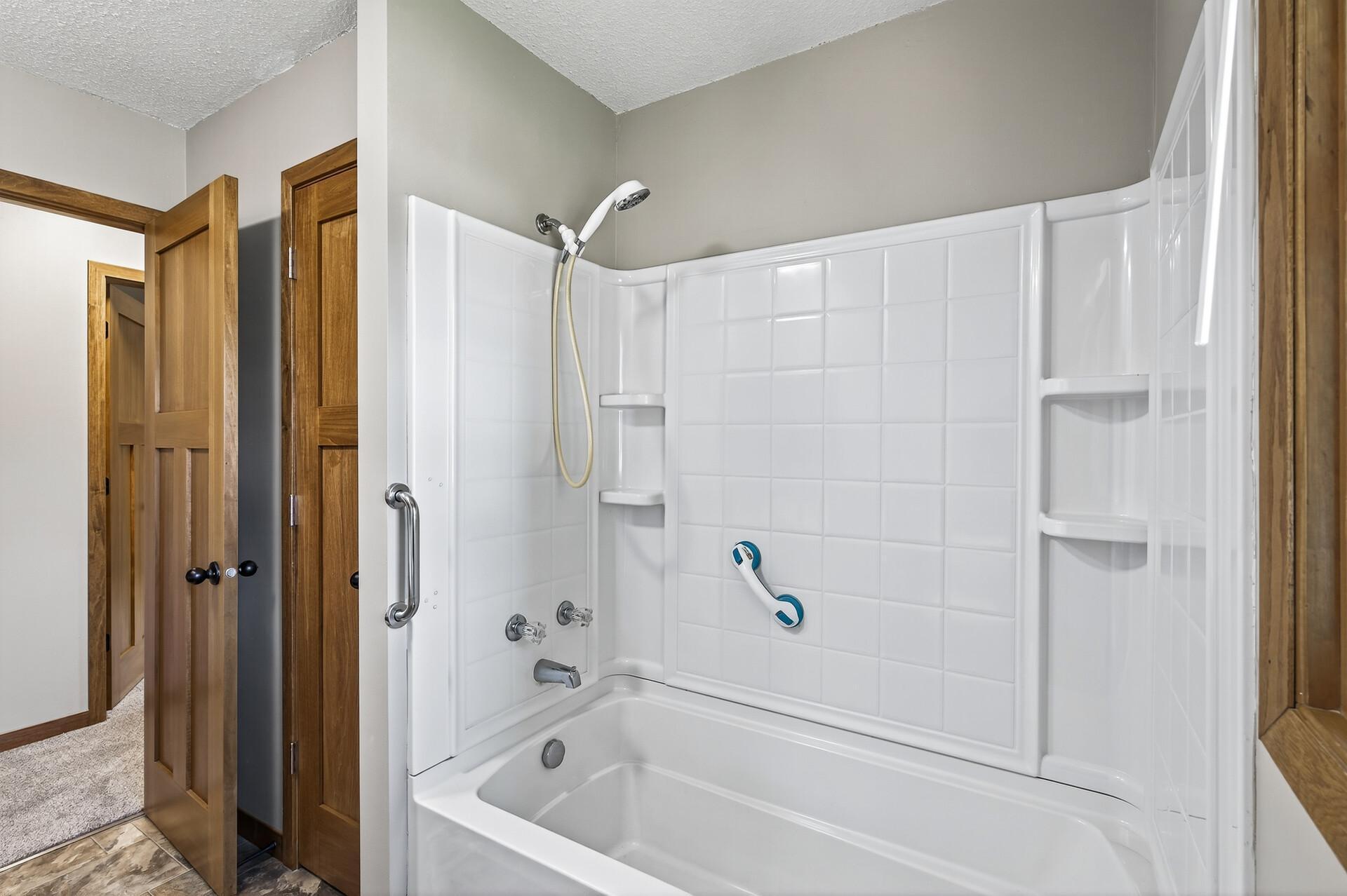 1224 8th Lane Anoka MN 55303