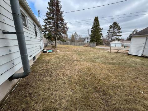 512 Memorial Drive Buhl MN 55713