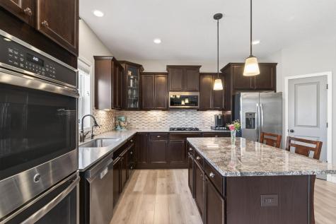 1999 Red Oak Path Shakopee MN 55379