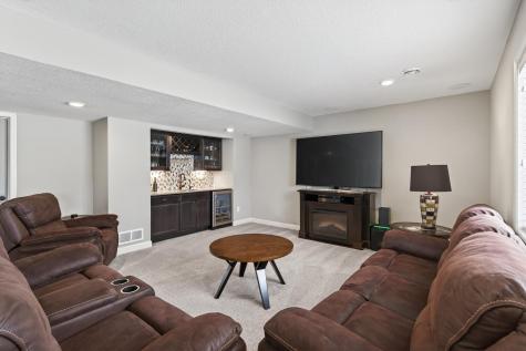 1999 Red Oak Path Shakopee MN 55379
