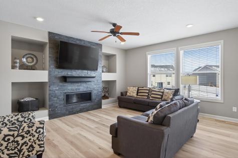 1999 Red Oak Path Shakopee MN 55379