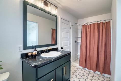 6727 Selkirk Drive S Fargo ND 58104