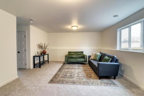6727 Selkirk Drive S Fargo ND 58104