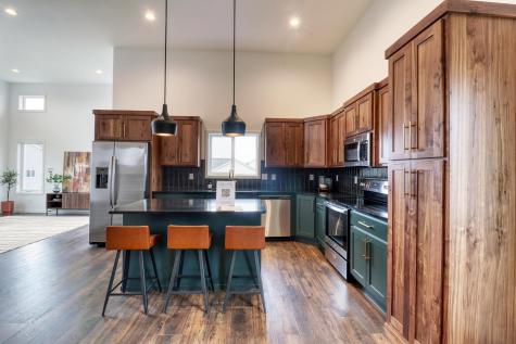 6727 Selkirk Drive S Fargo ND 58104