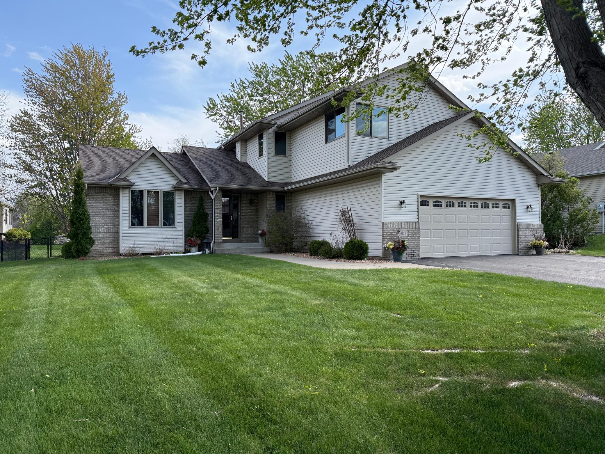9828 Greenspruce Avenue N Brooklyn Park MN 55443