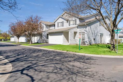 634 Roundhouse Street Shakopee MN 55379