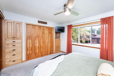 2326 26 1/2 Avenue S Fargo ND 58103