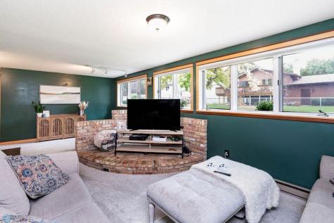 2326 26 1/2 Avenue S Fargo ND 58103