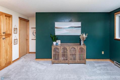 2326 26 1/2 Avenue S Fargo ND 58103