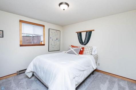 2326 26 1/2 Avenue S Fargo ND 58103