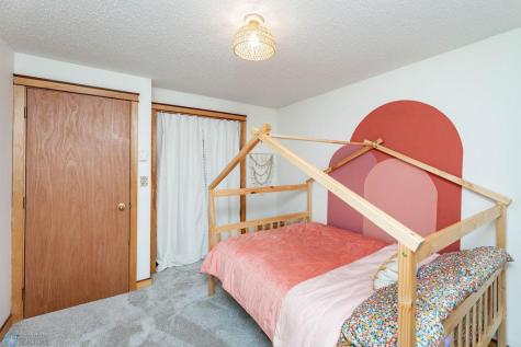 2326 26 1/2 Avenue S Fargo ND 58103