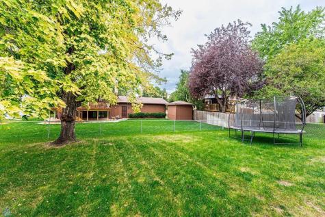 2326 26 1/2 Avenue S Fargo ND 58103