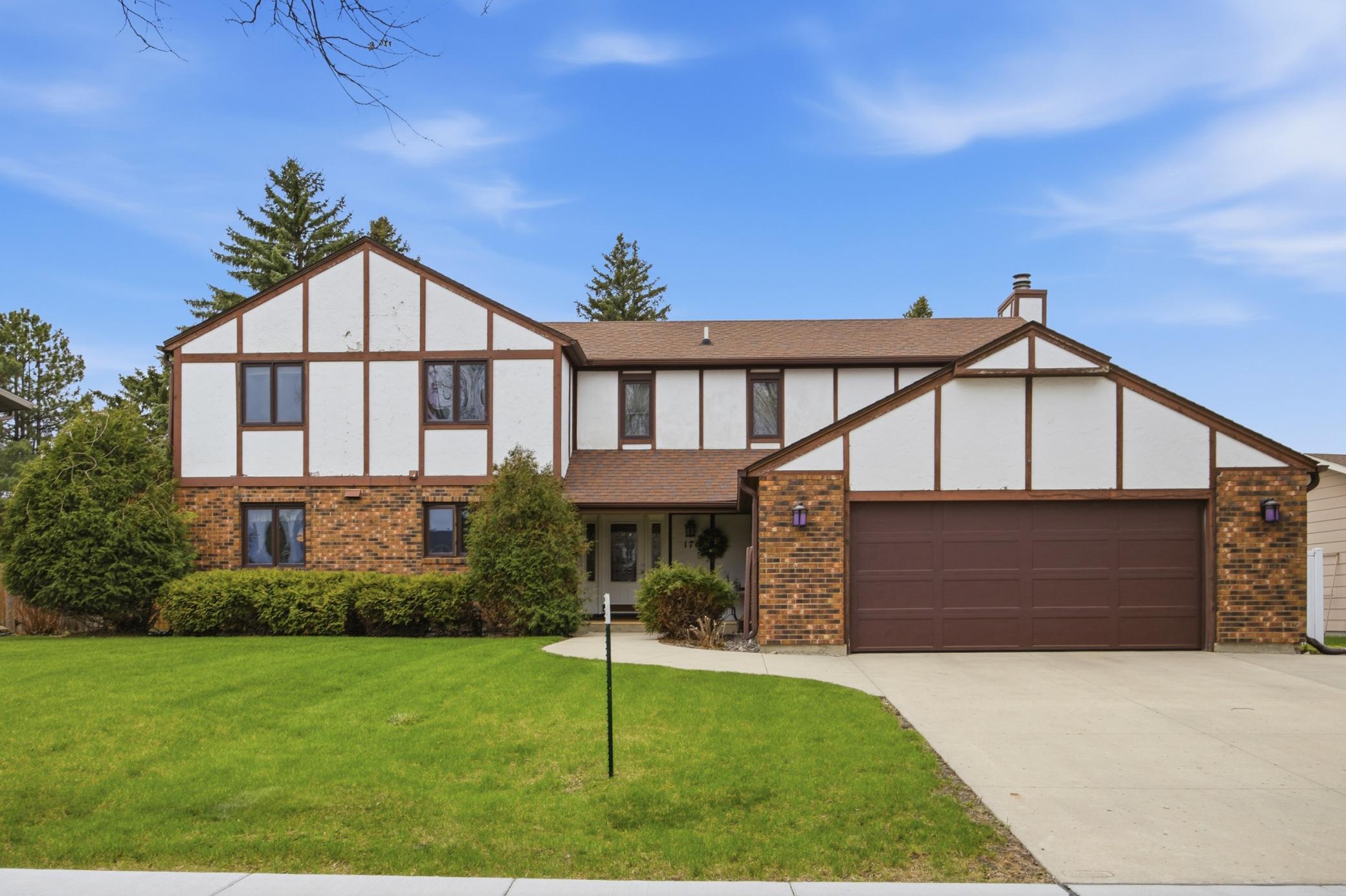 171 N Woodcrest Drive N Fargo ND 58102