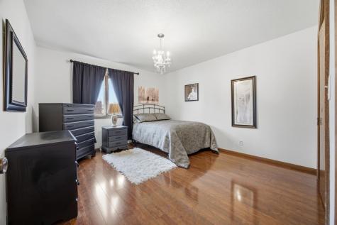 171 N Woodcrest Drive N Fargo ND 58102