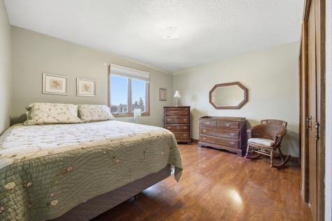 171 N Woodcrest Drive N Fargo ND 58102